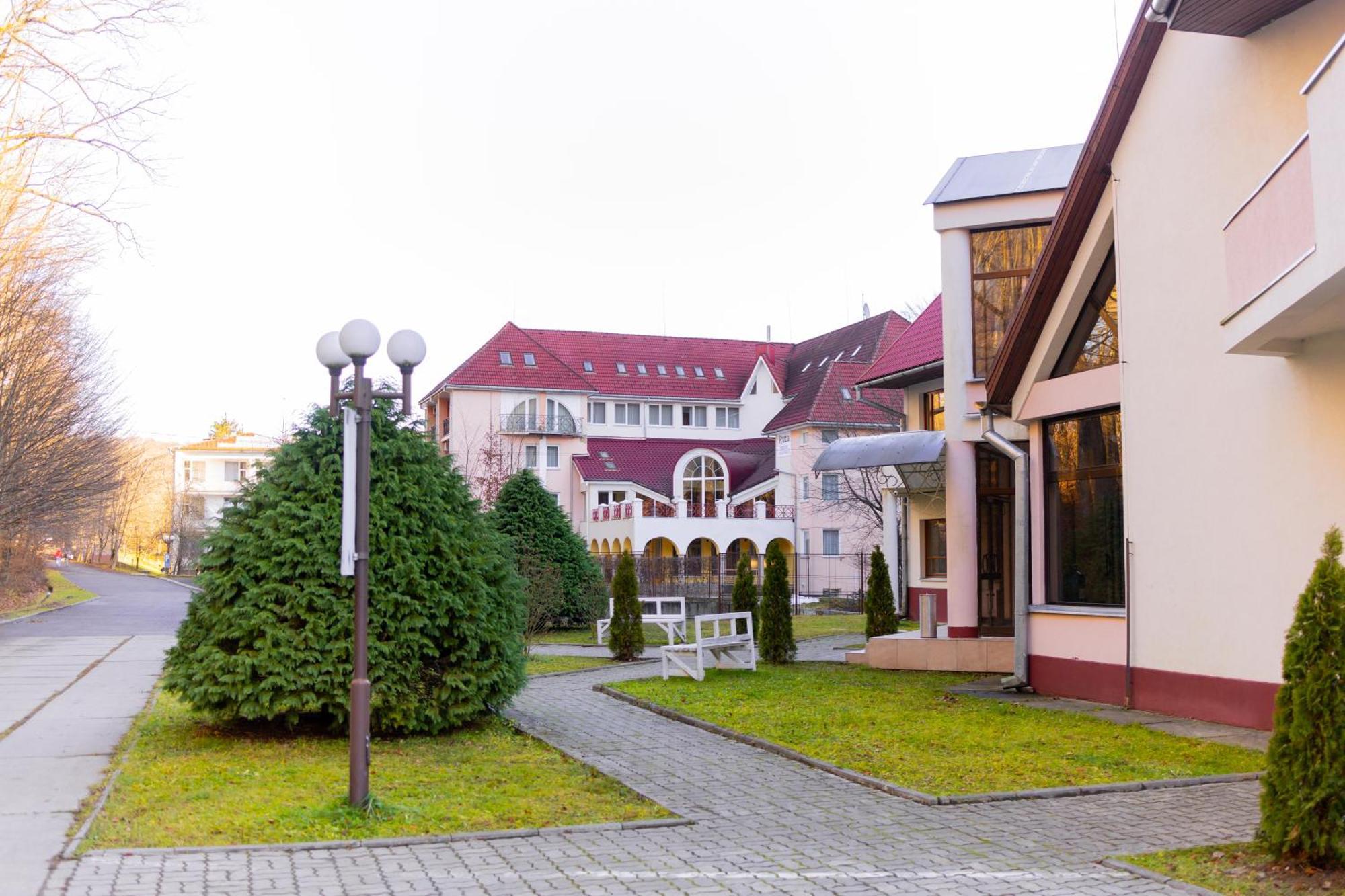Ruta Resort Polyana Luaran gambar